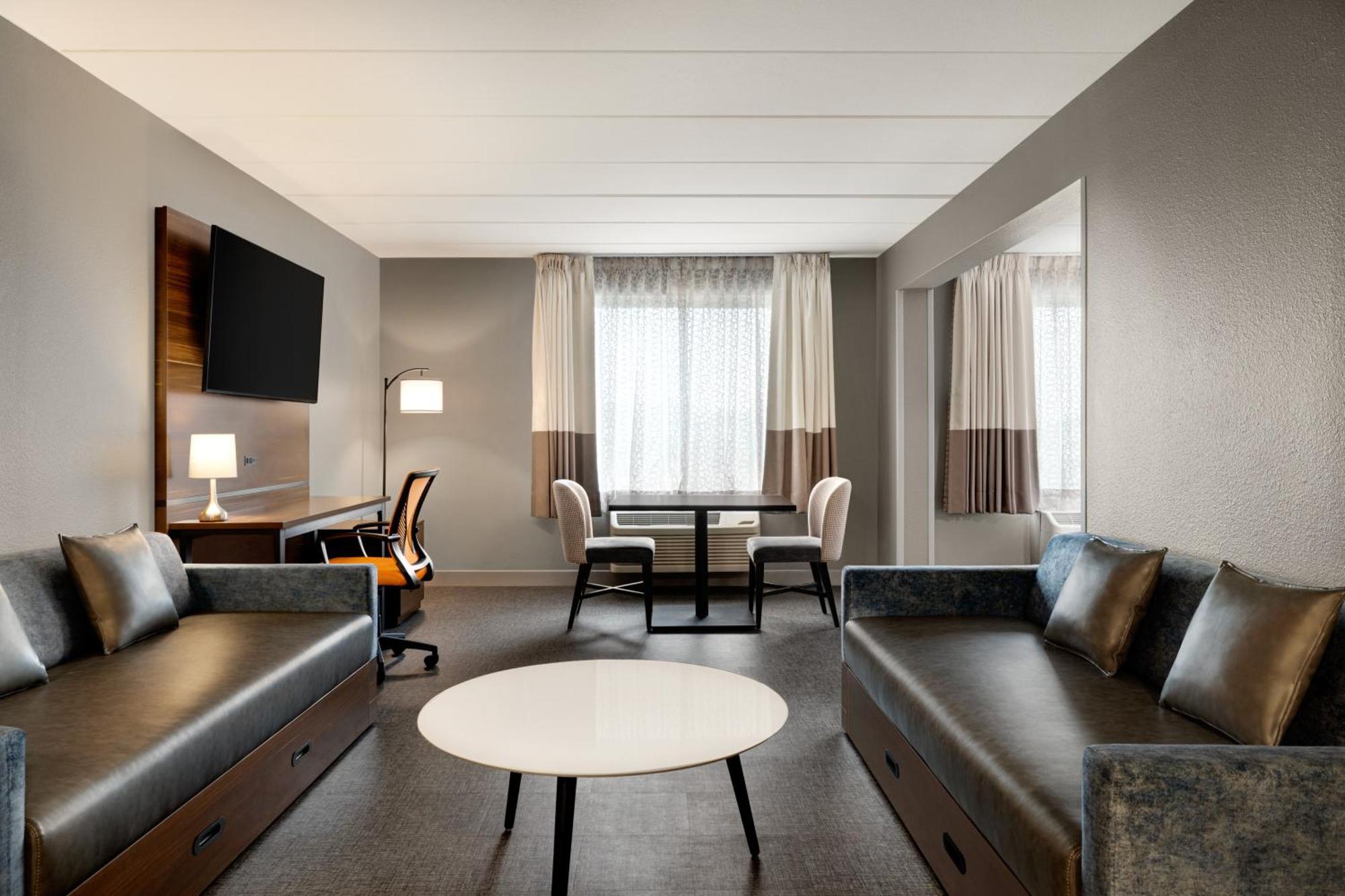Hotel Four Points By Sheraton Columbus-polaris 3*